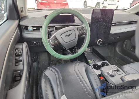 2023 Ford Mustang Mach-E Premium z USA, uszkodzony, nr VIN 3FMTK3SS3PMA06224